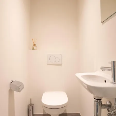 Brand New In The Centre Near The * Οστένδη