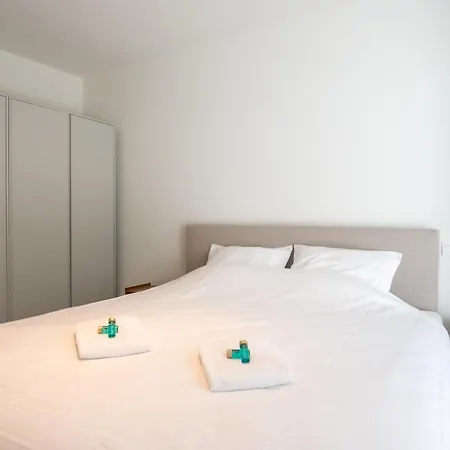 Apartment Brand New In The Centre Near The *